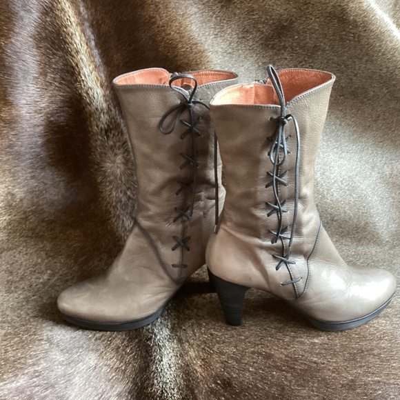 Stunning Hispanitas Lace Detail Full Zipp Leather Boots - Picture 5 of 10